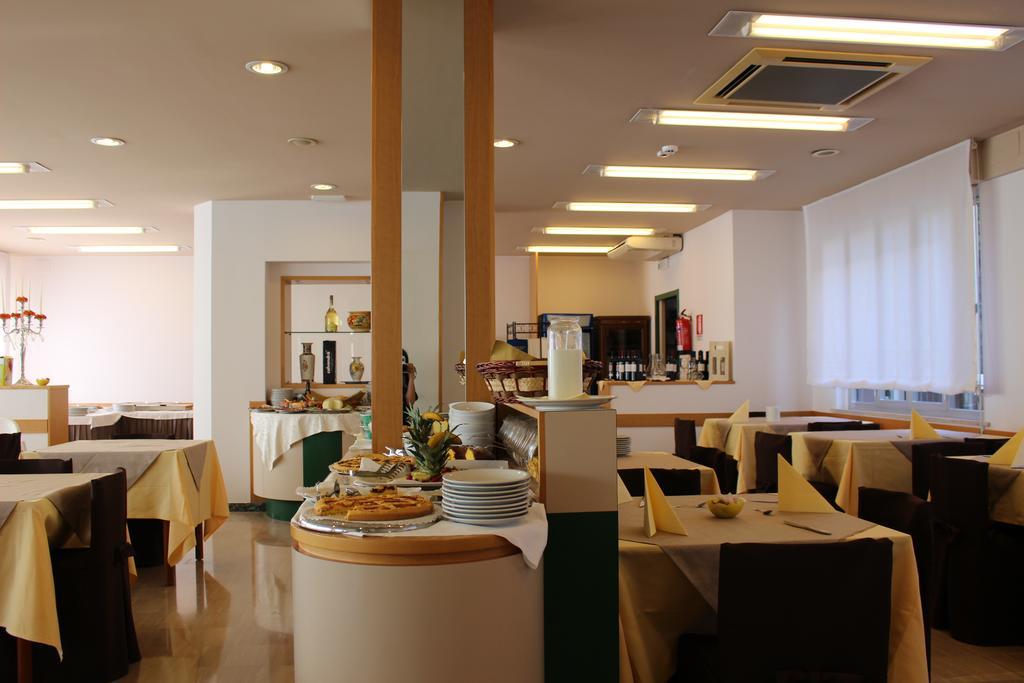 Hotel Emma Cattolica Exterior photo