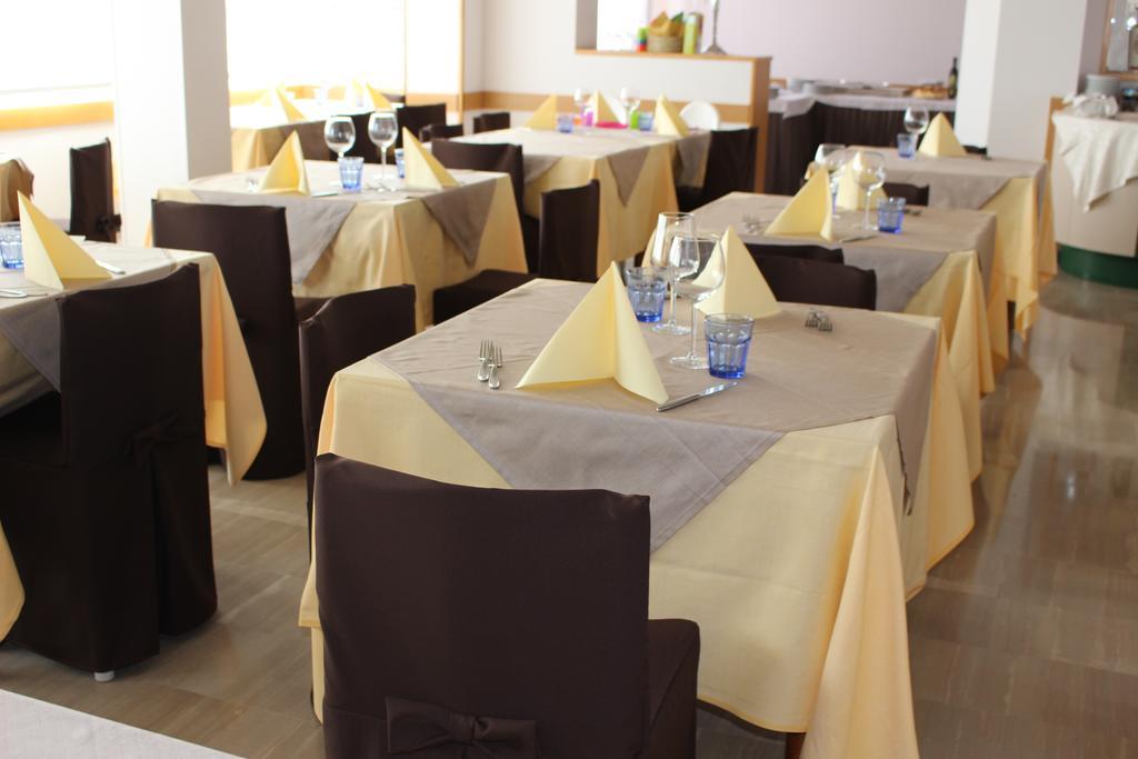 Hotel Emma Cattolica Exterior photo